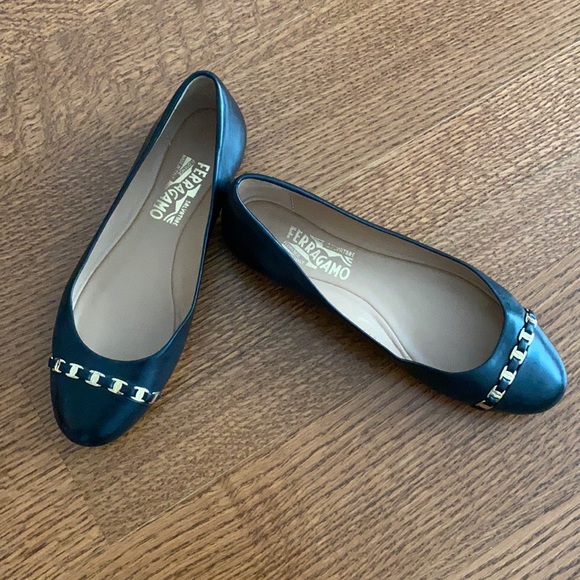 Ferragamo Black Flats - Picture 1 of 3